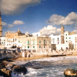 Monopoli, between the sea and beauty