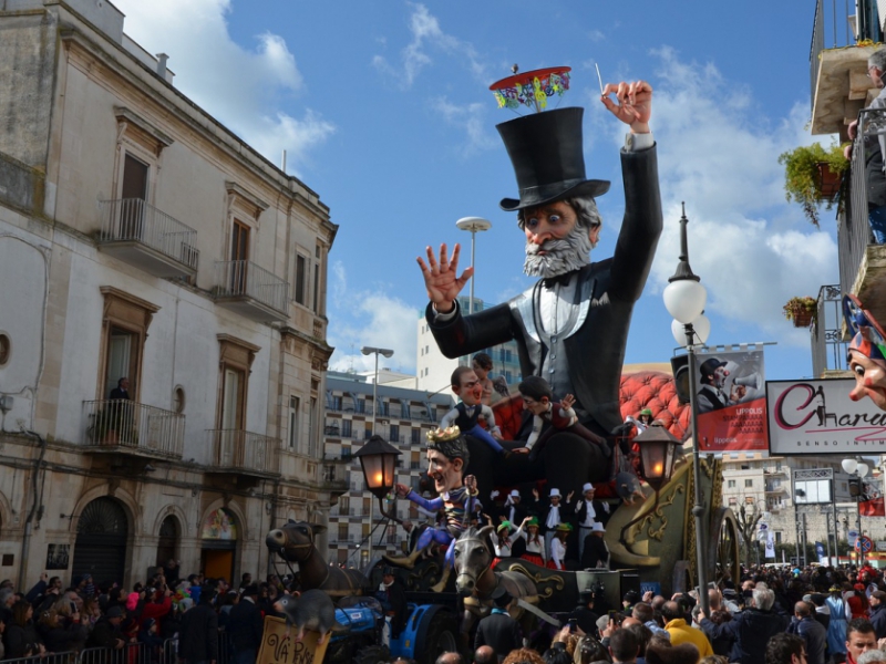 Putignano in its elegant procession of places