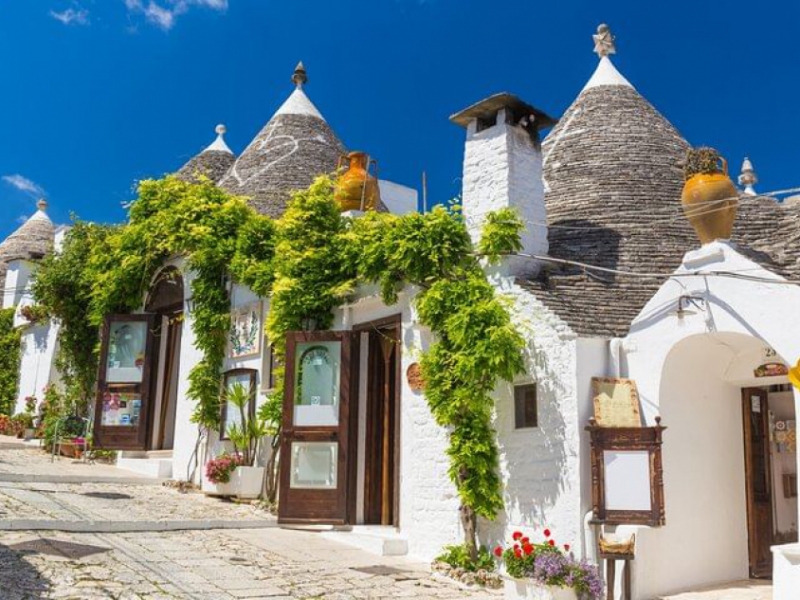 Alberobello, Monopoli, Polignano Small-Group Day Trip from Bari