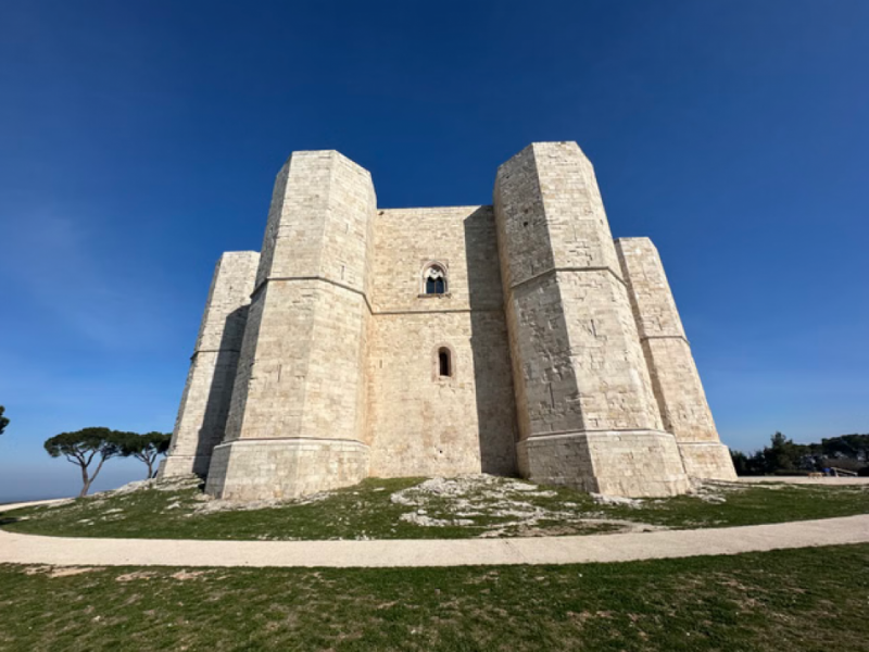 Castel del Monte and Trani Small-Group Day Trip from Bari