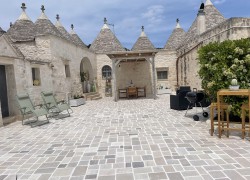 External spaces Trulli Sole