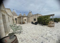 External spaces Trulli Sole