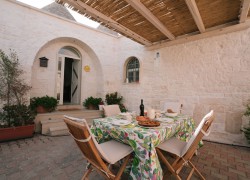 External spaces Trulli Sole